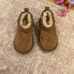 Toddler UGG Boots size 7. Play condition